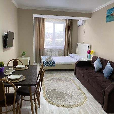 Оригинальная 1 Ком Квартира В Сердце Алматы Almaty Exterior foto